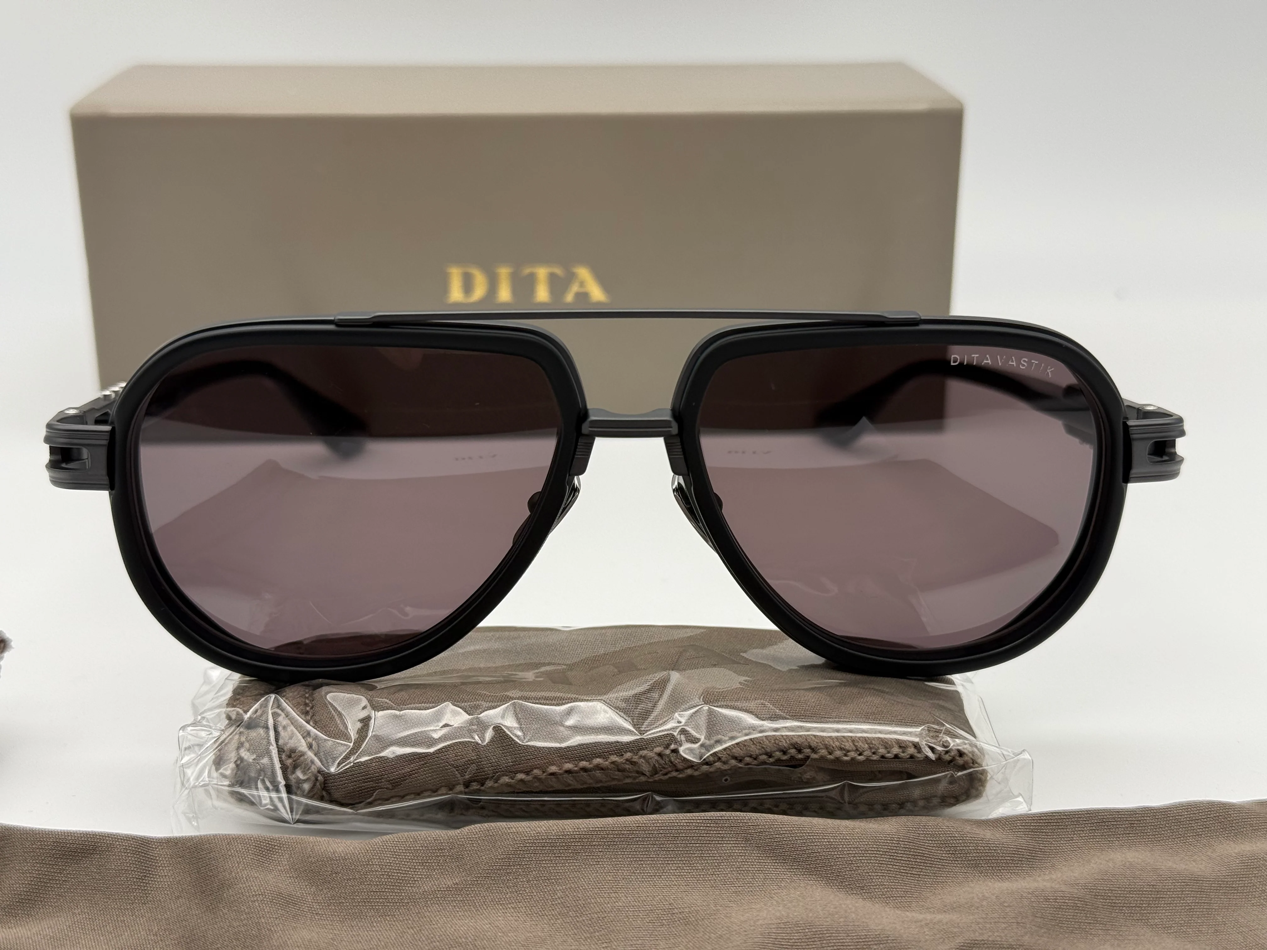 DITA Vastik 59mm Black Iron titanium - Black / Gray Lens
Japan NEW - Image 6