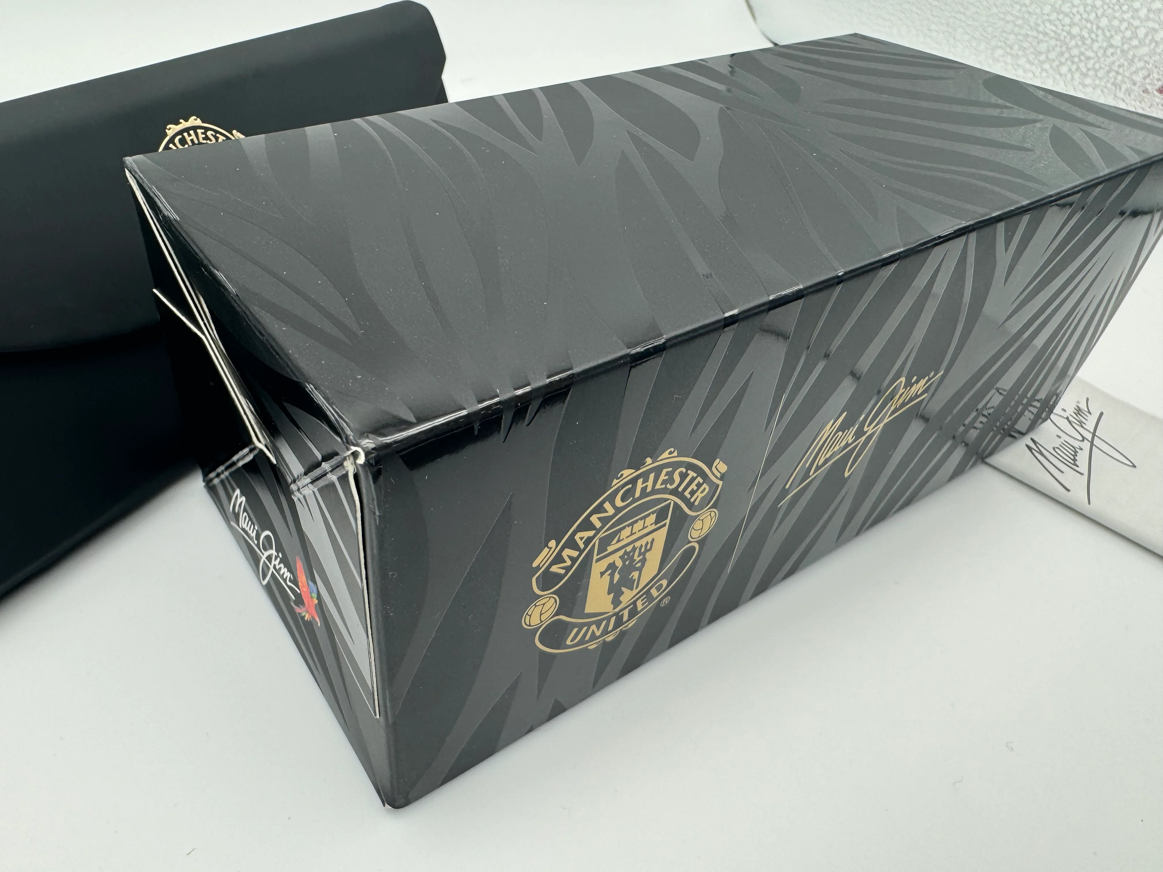 Maui Jim Compass Manchester United Matte Black Polarized Sunglasses DSB714-38UTD - Image 14