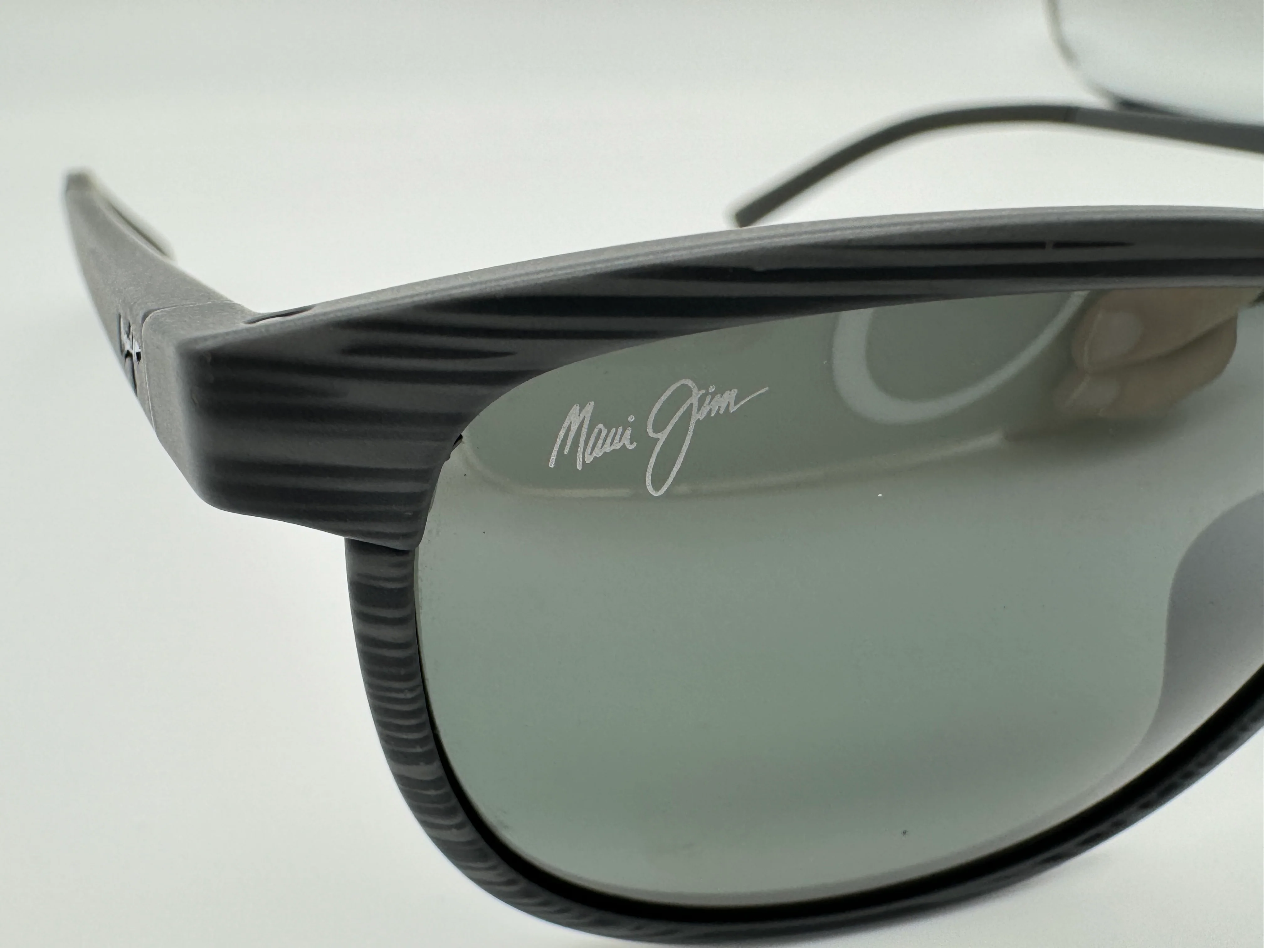 Maui Jim Dragons Teeth 58mm STG Neutral Gray Glass Polarized Stripped Gray PREOWNED - Image 4