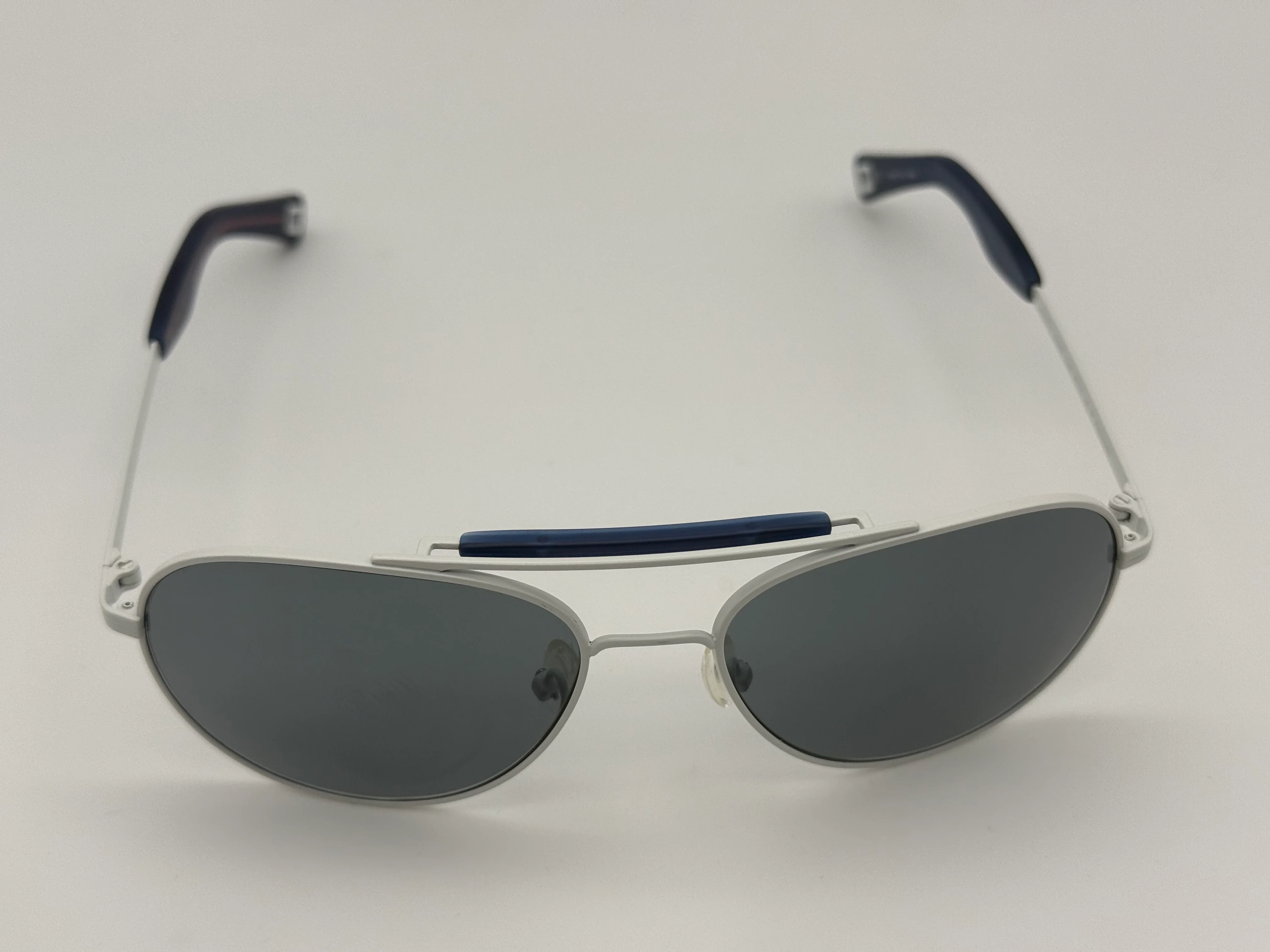 Mosley Tribes Crane 56mm MT 2027S 5108/R8 Crane
Matte White / Indigo - Indigo (Photochromic) Preowned - Image 2