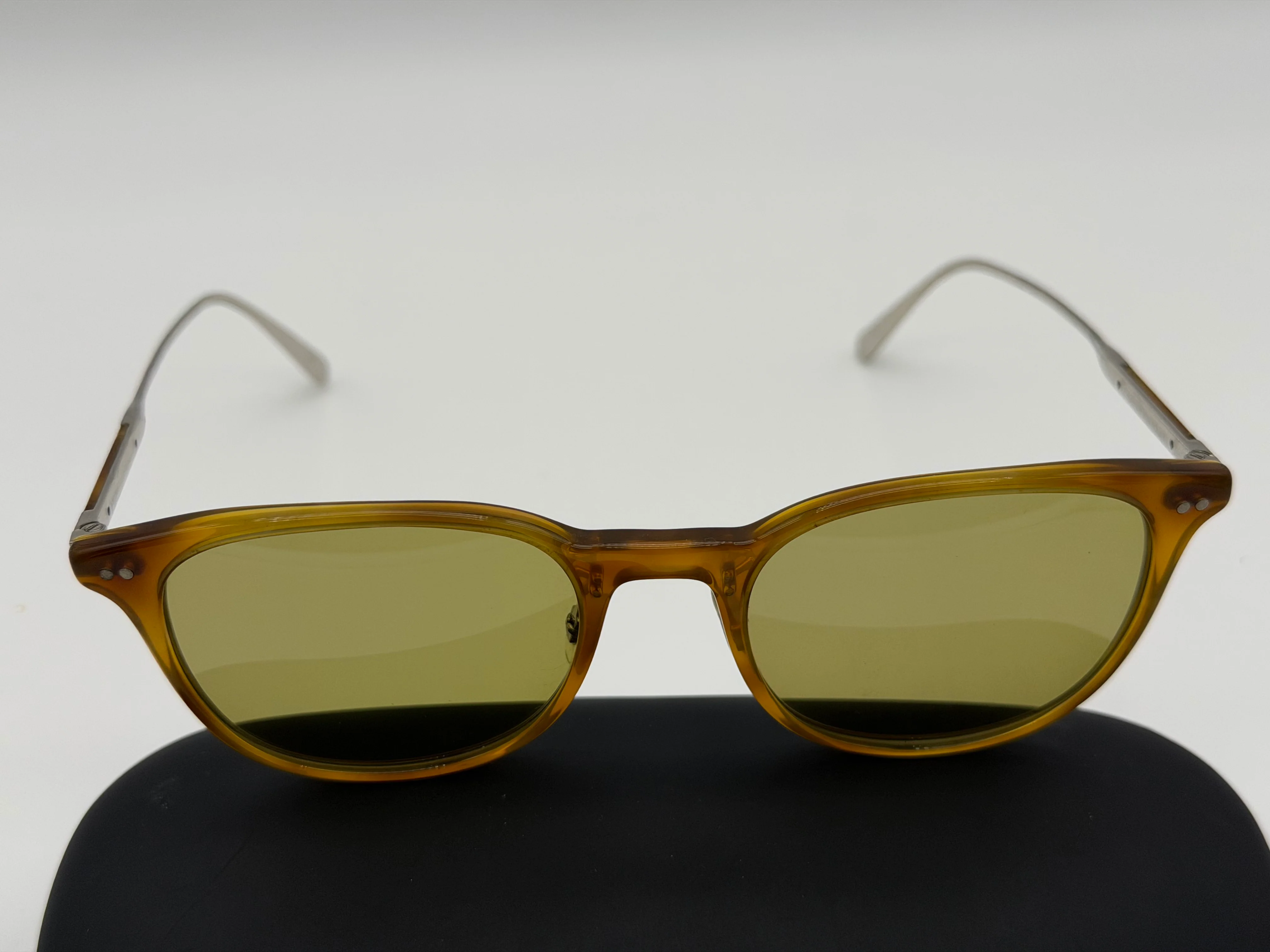 Oliver Peoples Gerardo 51mm OV 5482S 14084C Vintage LBR/Brushed Silver Green Photochromic Vintage Italy Preowned - Image 5