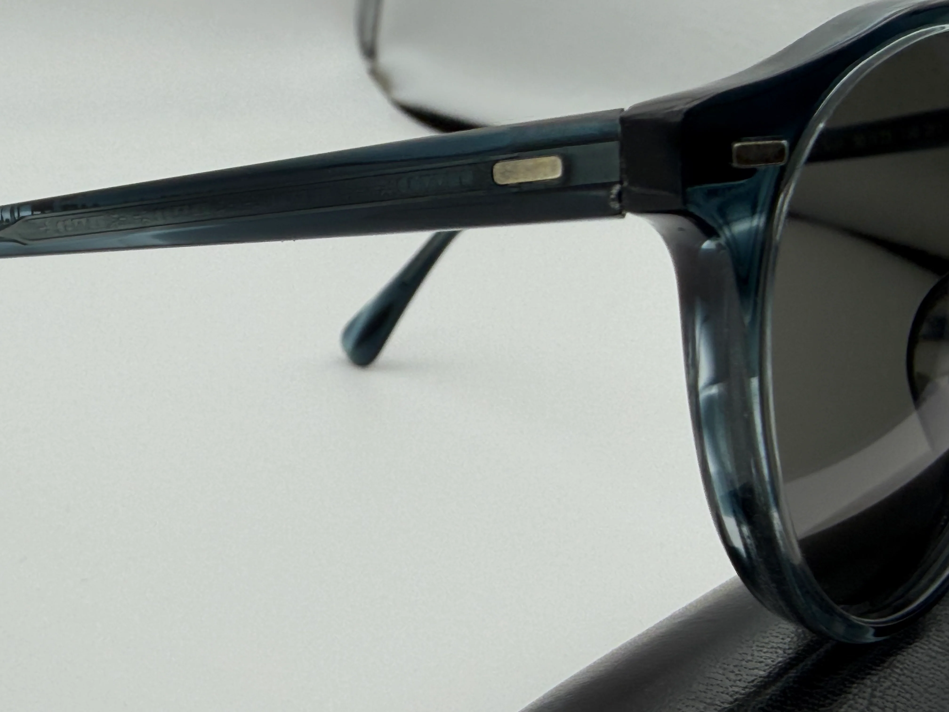 Oliver Peoples Gregory Peck OV 5217 50mm Washed Lapis / Carbon Gray Italy Preowned - Image 5