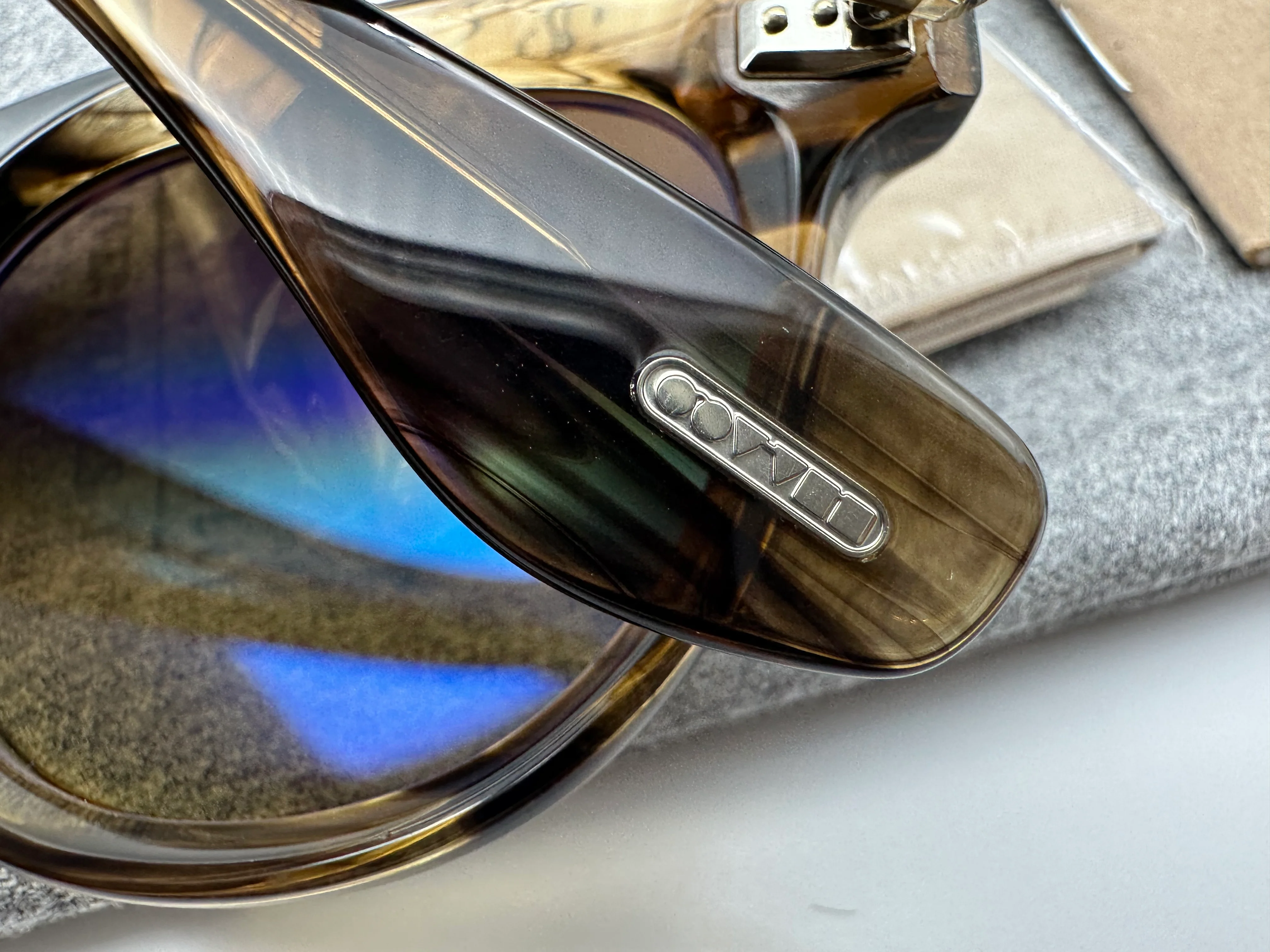 Oliver Peoples Nino 50mm OV 5473SU 171985 Olive Smoke/chrome Olive photochromic Sunglasses - Image 12