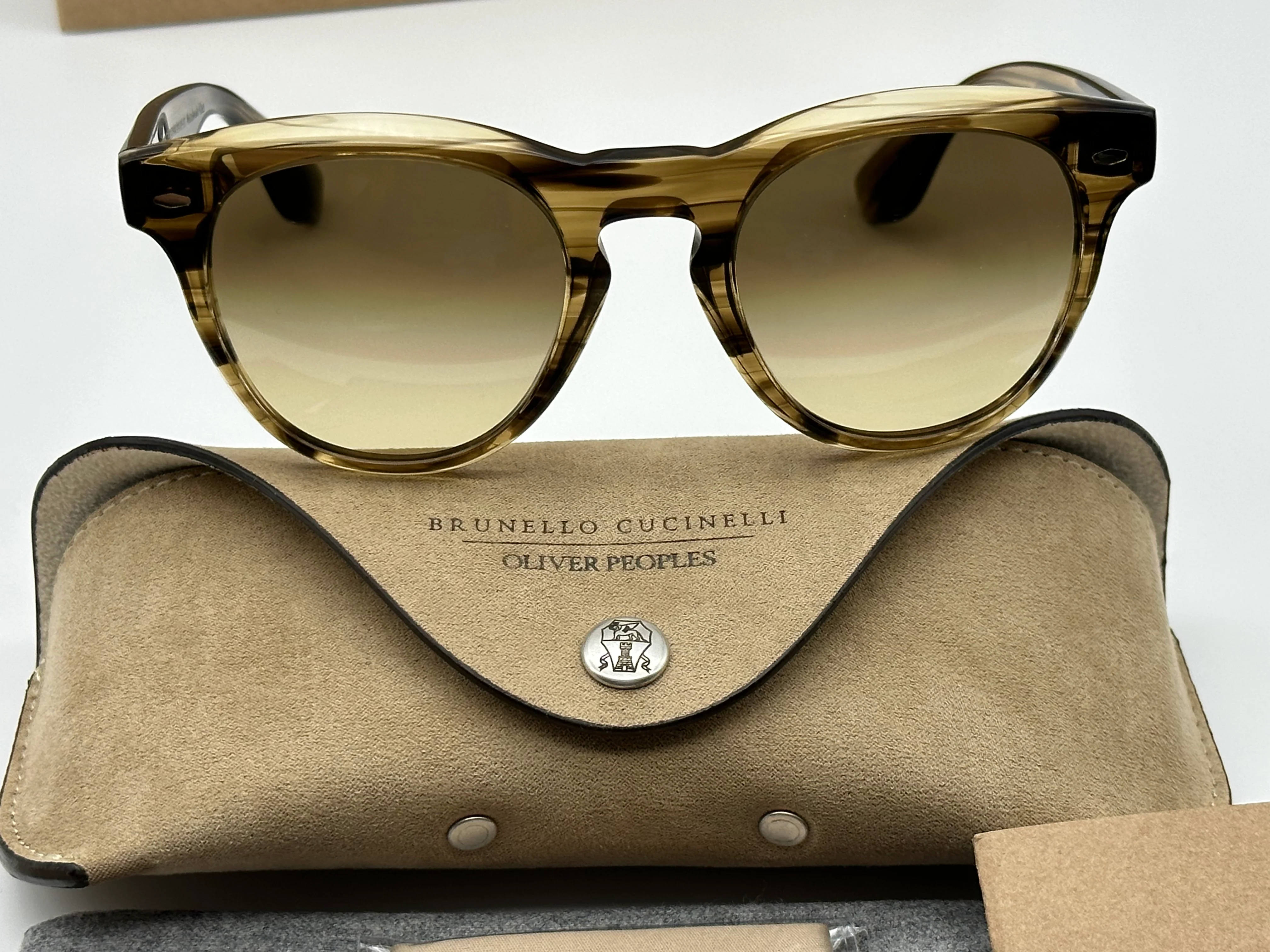 Oliver Peoples Nino 50mm OV 5473SU 171985 Olive Smoke/chrome Olive photochromic Sunglasses - Image 6