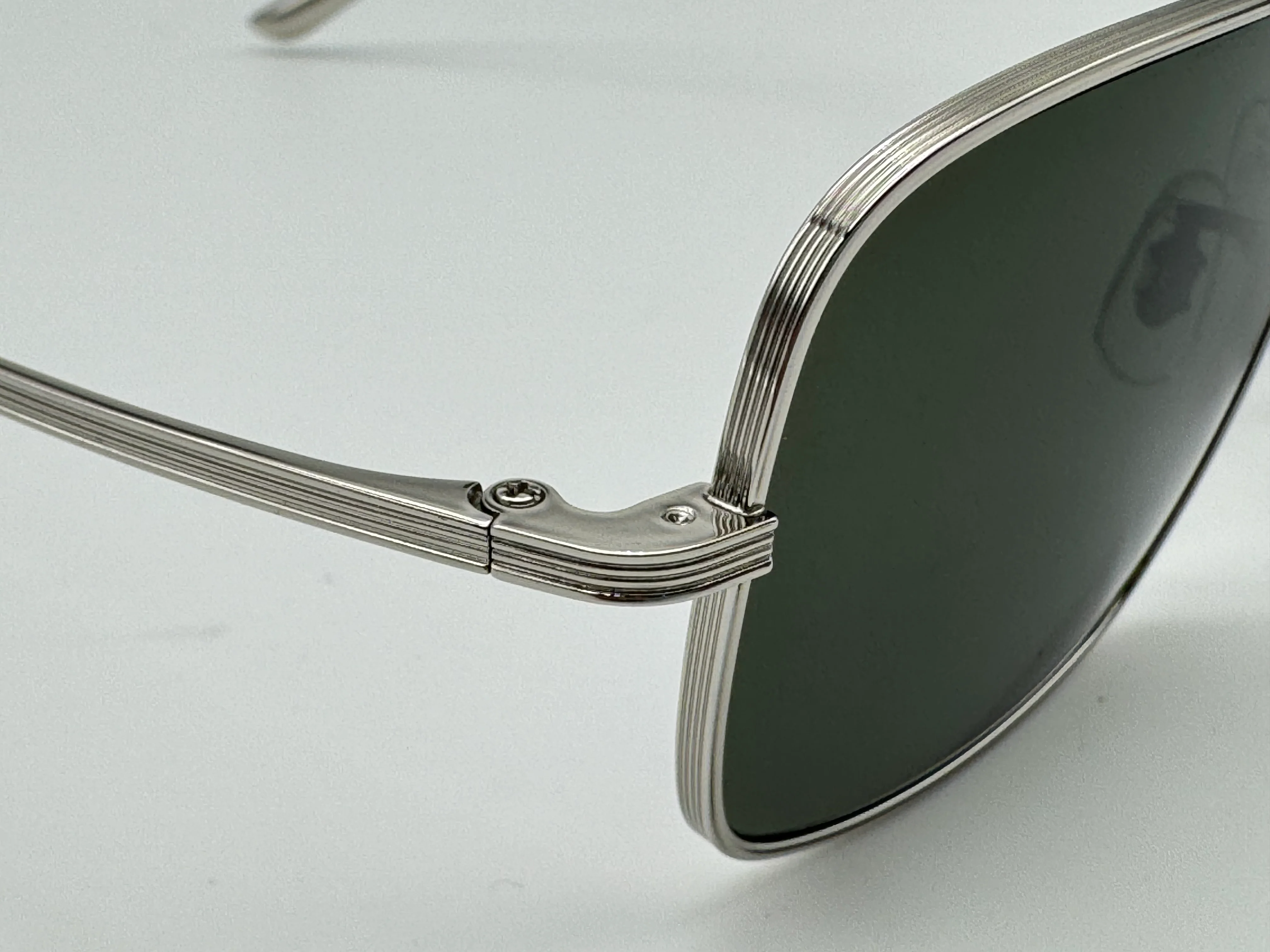 Oliver Peoples Victory LA 54mm OV 1246 ST Silver Midnight Express Polarized Silver Titanium Preowned - Image 5