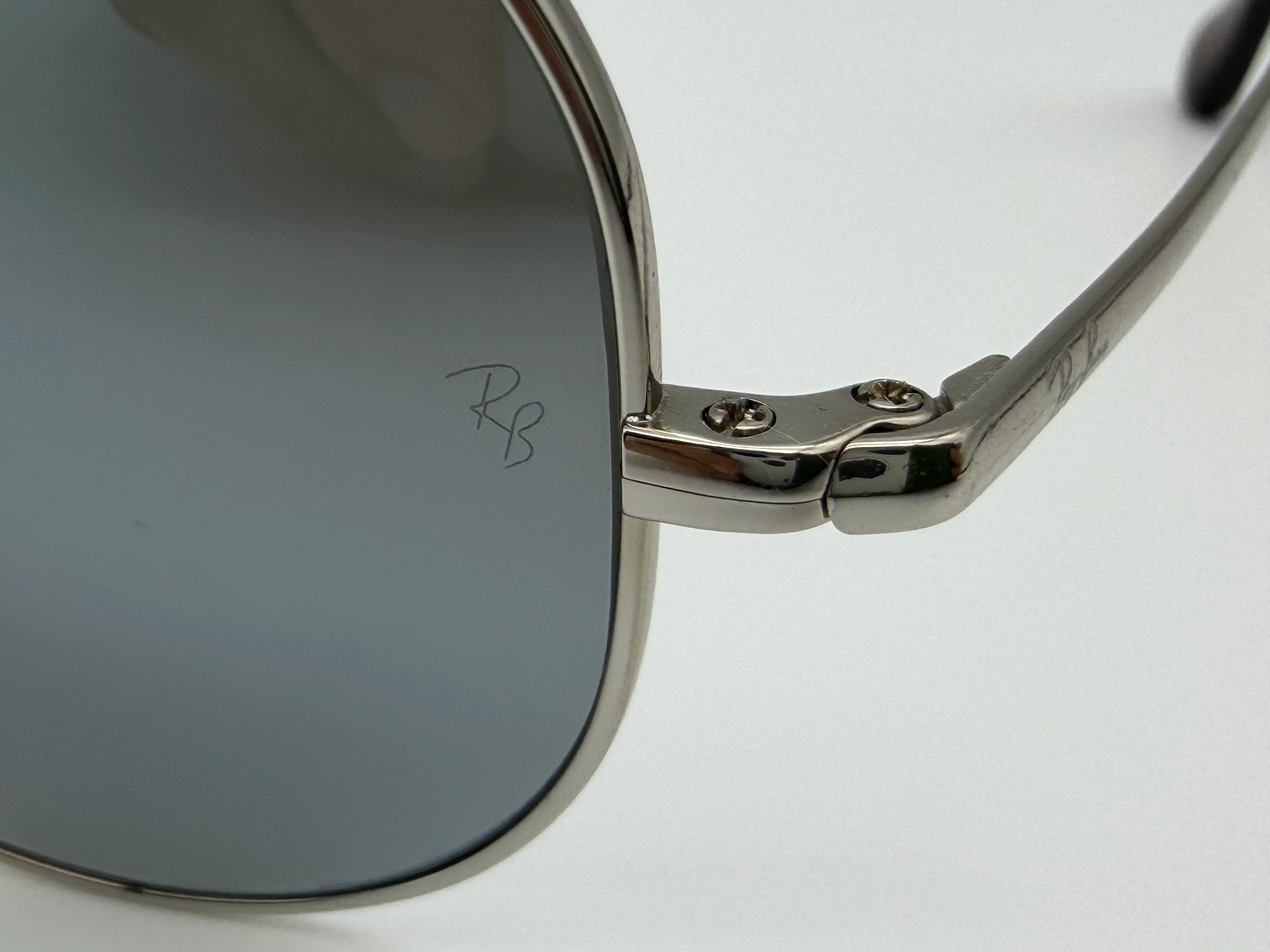 Ray-Ban Aviator Ultra Titanium 58mm Limited Edition RB 8029 K 18K White Gold / Silver P 3 Plus lens 064K / N4 Italy Preowned - Image 5