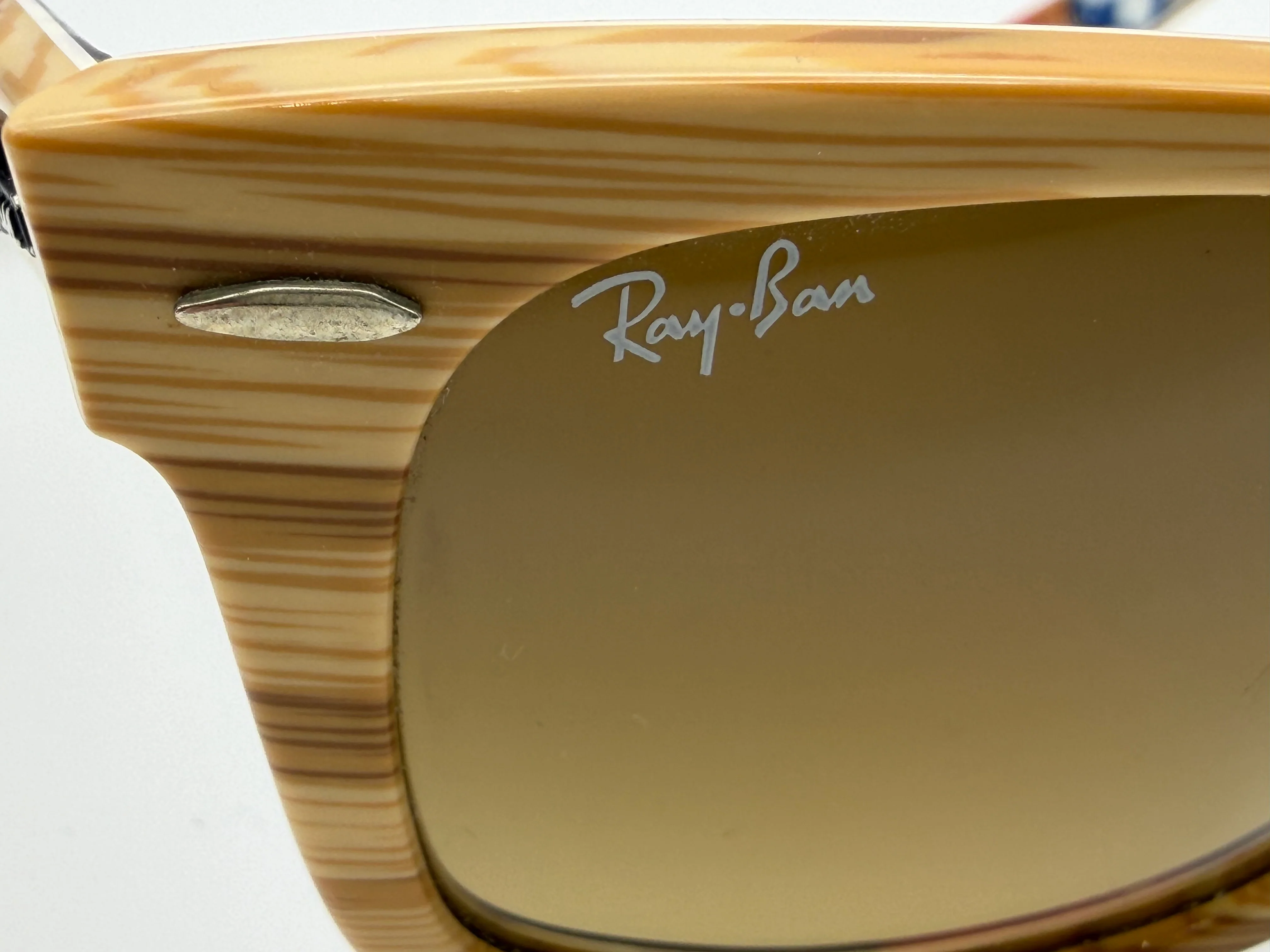 Ray-Ban Original Wayfarer 50mm RB 2140 1138/85 Light Wood On Surf/Brown Gradient Preowned - Image 7