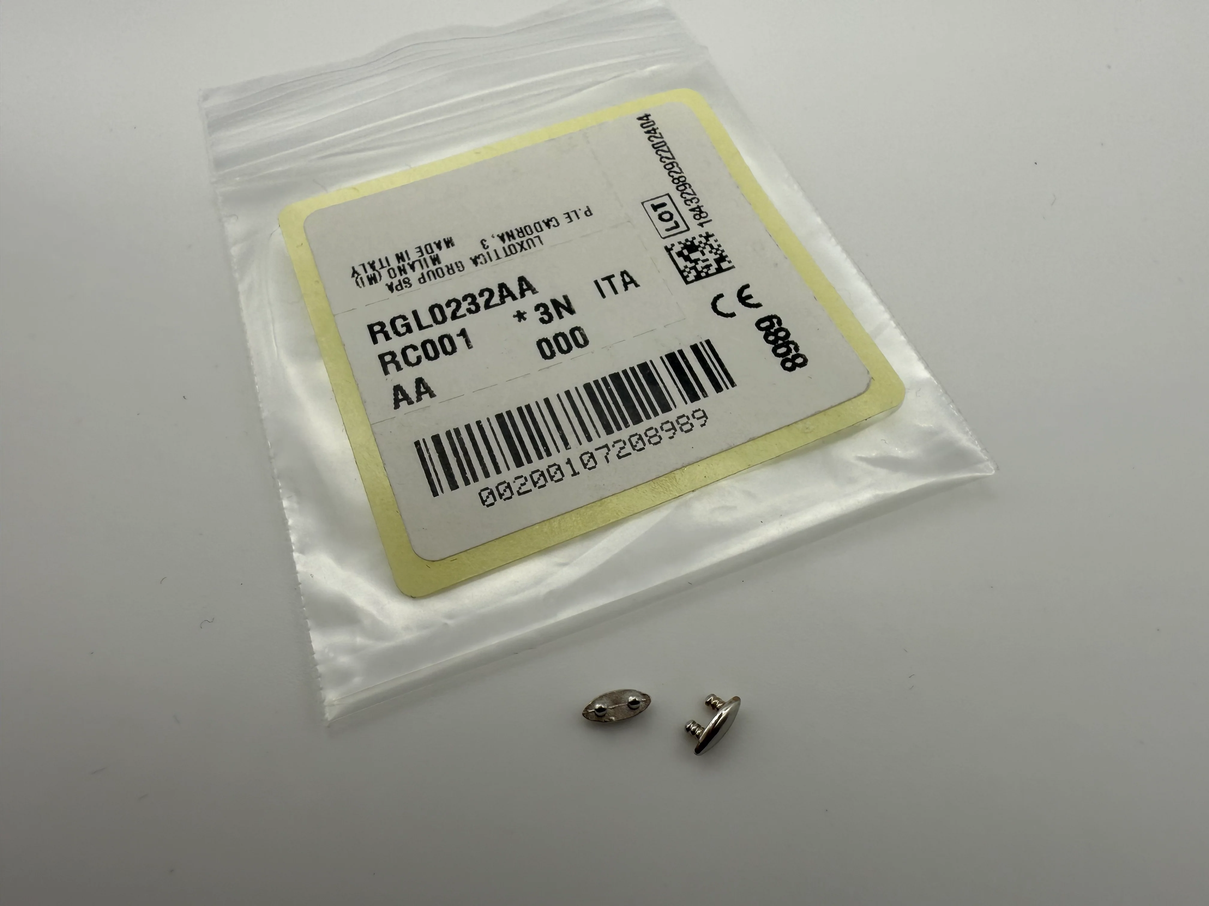 Ray Ban RB 2132 New Wayfarer Silver Replacement Front Side Icon Logo Authentic OEM Parts - Image 3