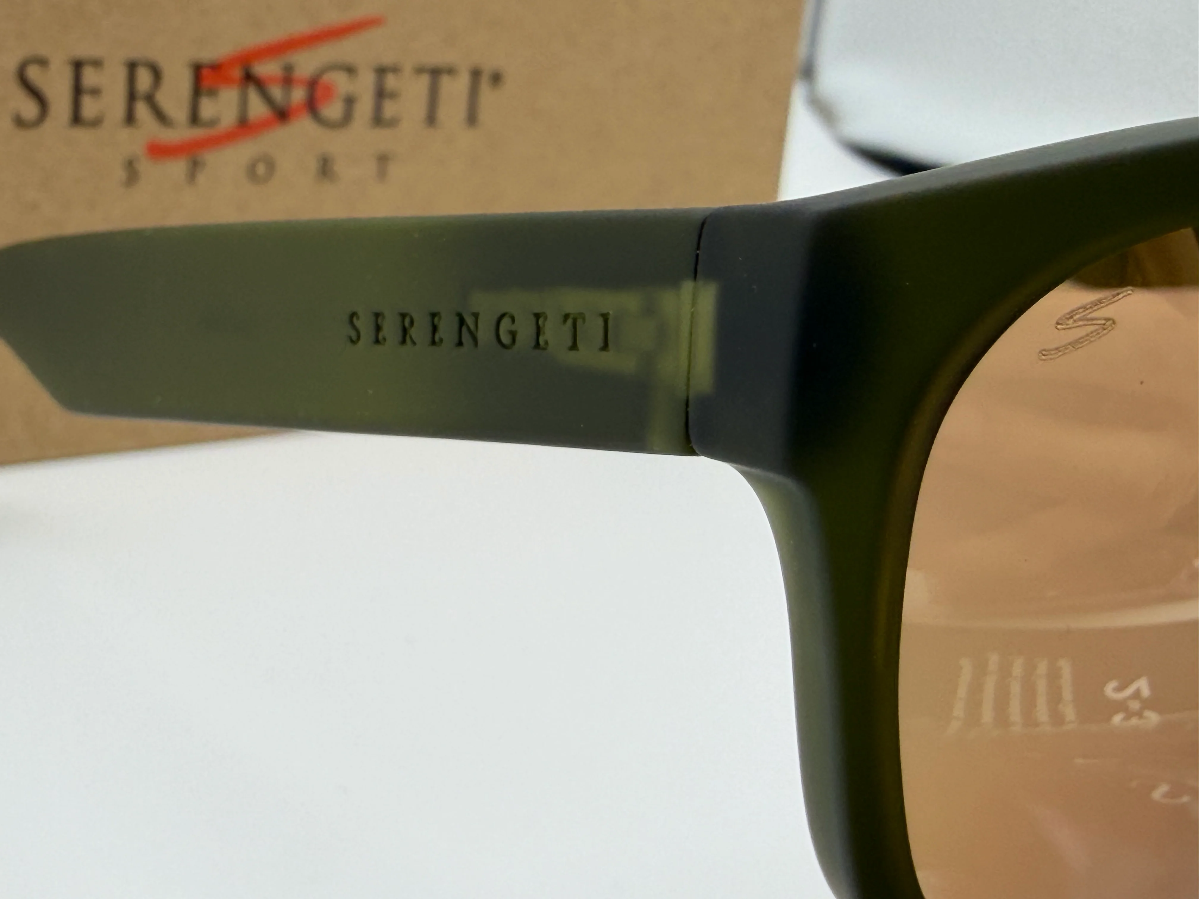 Serengeti Chandler 56mm Soft 
Rubberized Khaki/Drivers Gold Polarized Photochromic SS55702 Italy NEW - Image 6