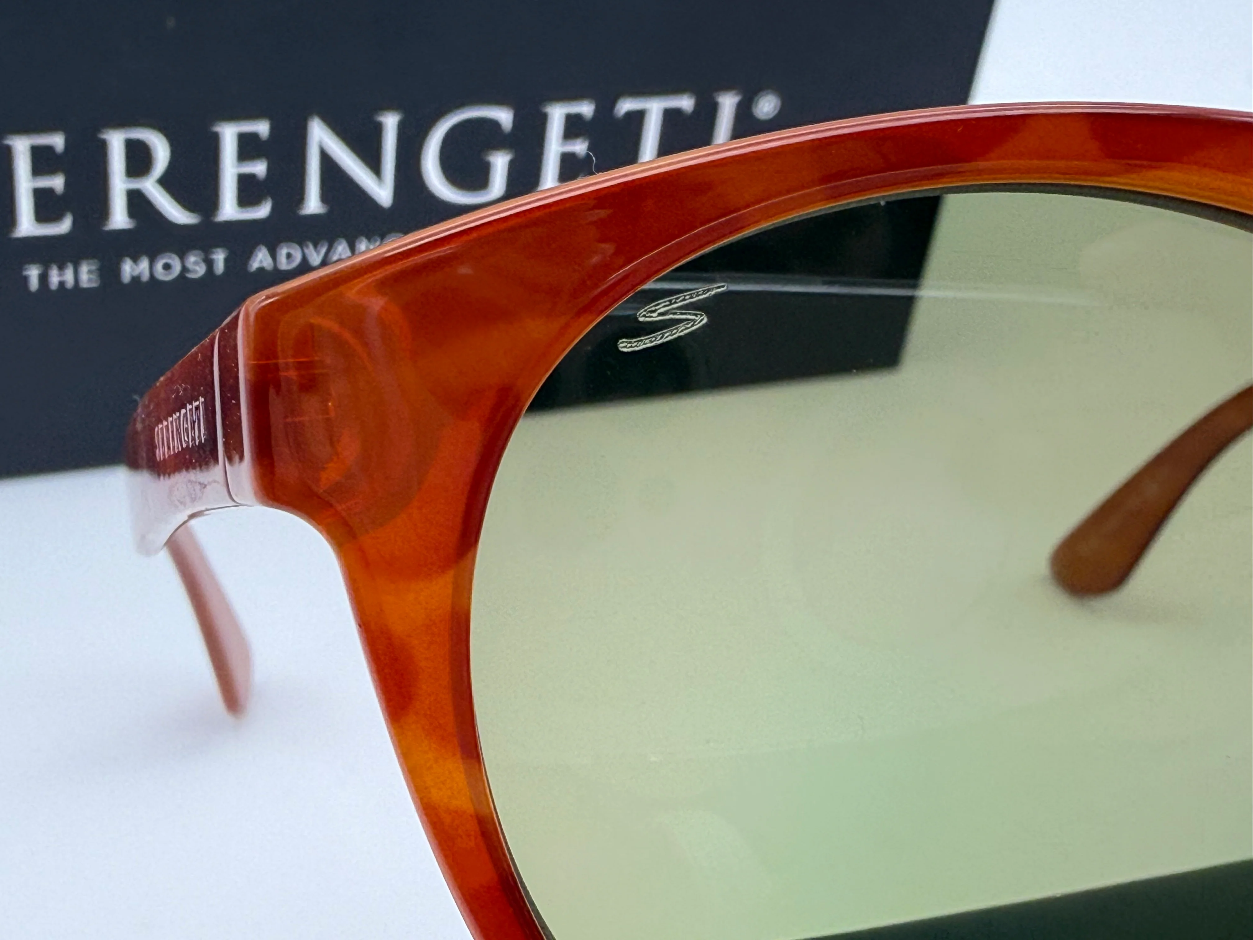 Serengeti Kingman 53mm Shiny Milky Vintage Tortoise -Saturn Polarized 555nm NEW - Image 3