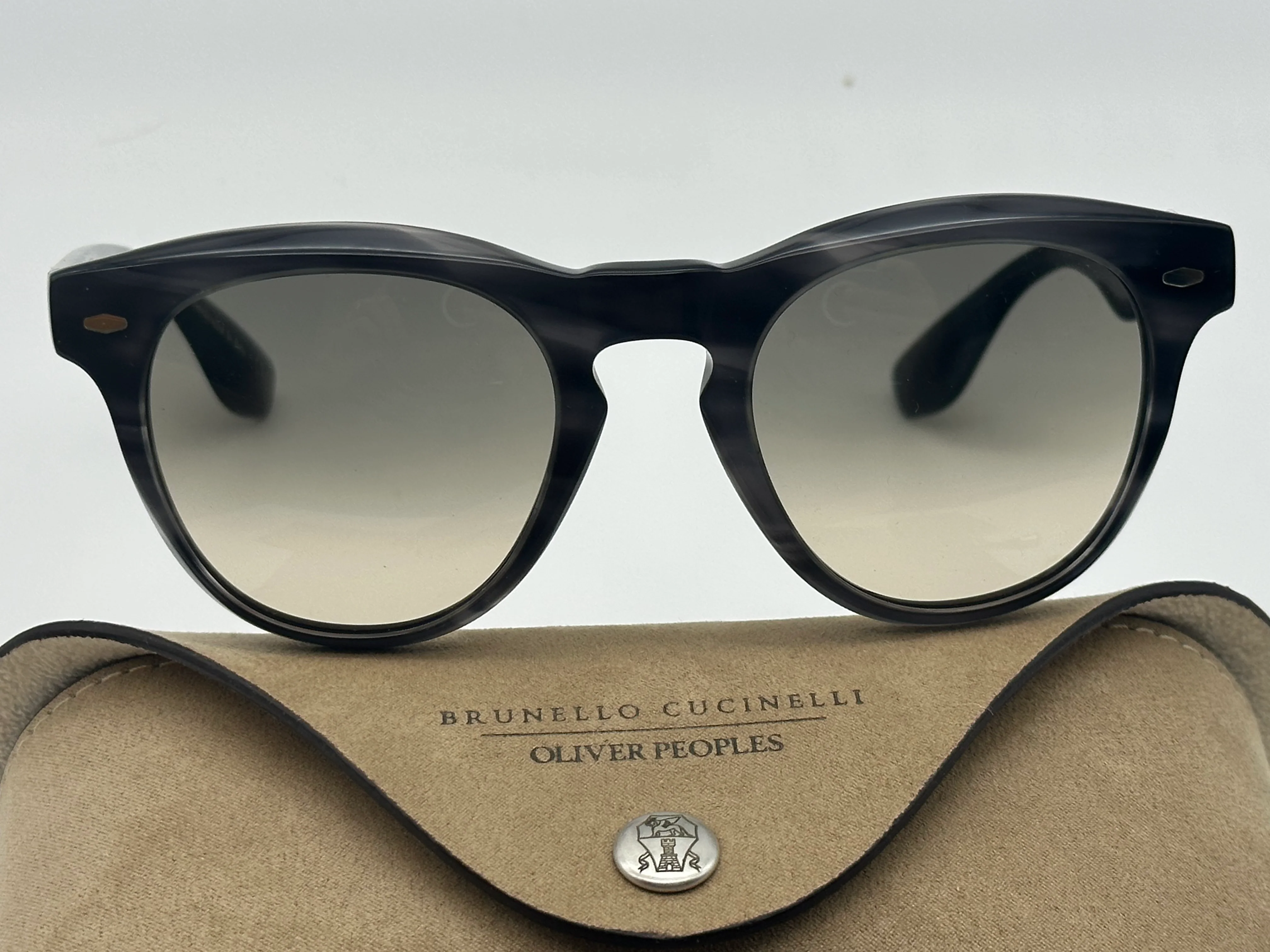Oliver Peoples Nino Charcoal Tortoise Light Gray Gradient OV5473SU 166132 Nino 50mm Italy Sunglasses - Image 5